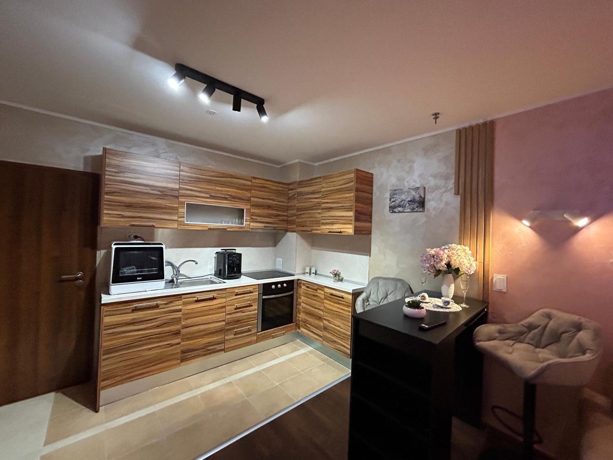 2-Bedroom, 2-Bathroom With Fireplace And Garden At Winslow Infinity Bansko Esterno foto
