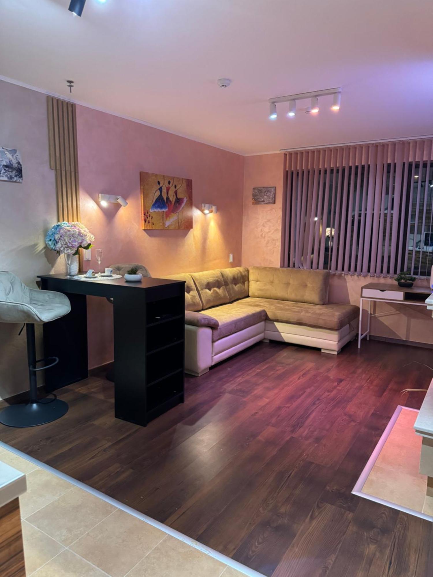 2-Bedroom, 2-Bathroom With Fireplace And Garden At Winslow Infinity Bansko Esterno foto