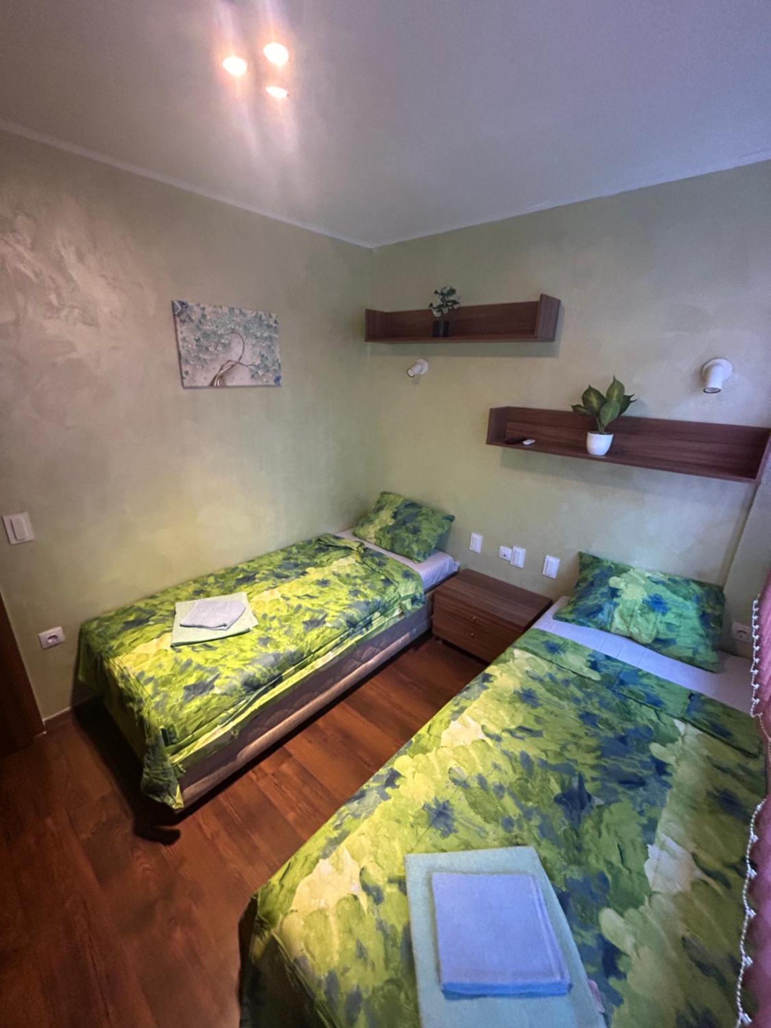 2-Bedroom, 2-Bathroom With Fireplace And Garden At Winslow Infinity Bansko Esterno foto